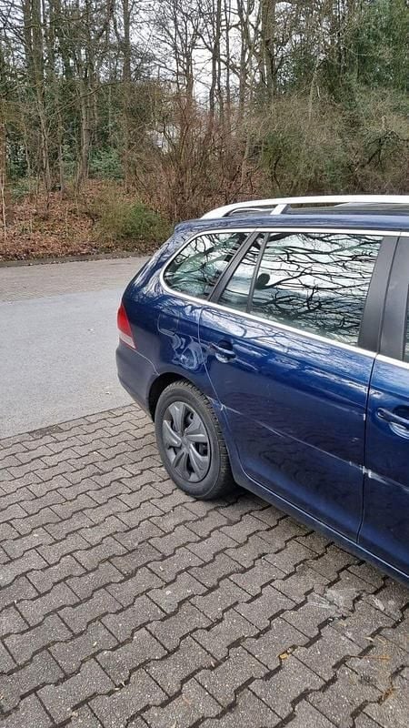 Gebraucht VW Golf VI 105 PS (77 kW) 2011 Blau Kleinwagen