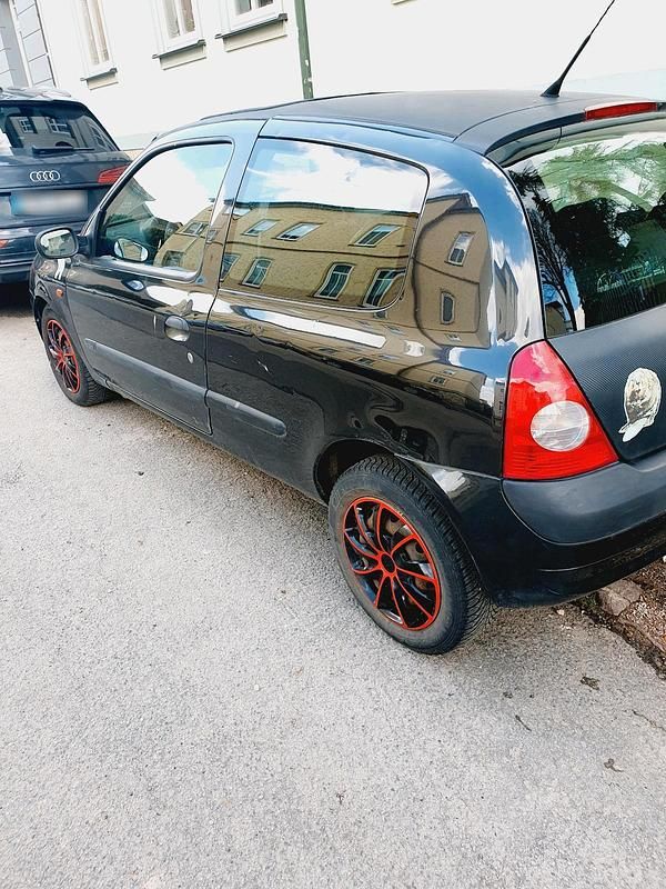 Gebraucht Renault Clio II 75 PS (55 kW) 2003 Schwarz Kleinwagen