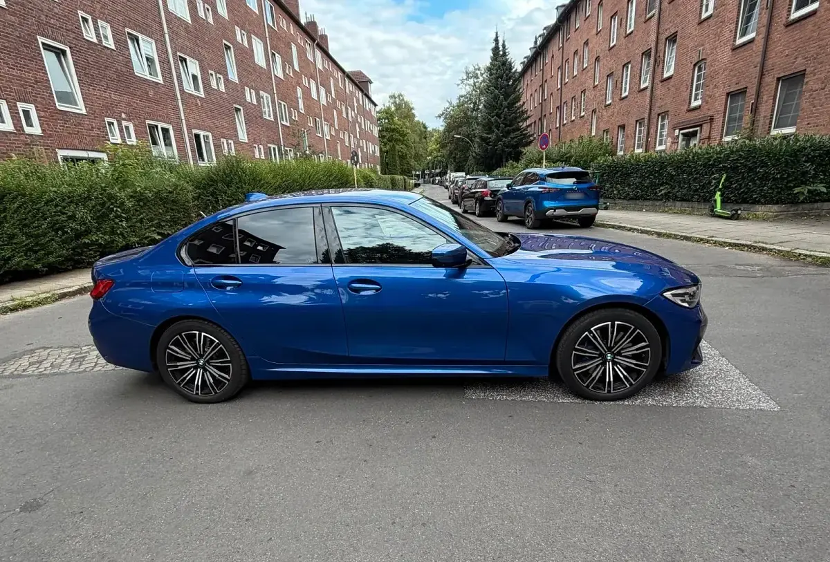 Gebraucht BMW 330e M Sport 292 PS (214 kW) 2020 Blau Limousine