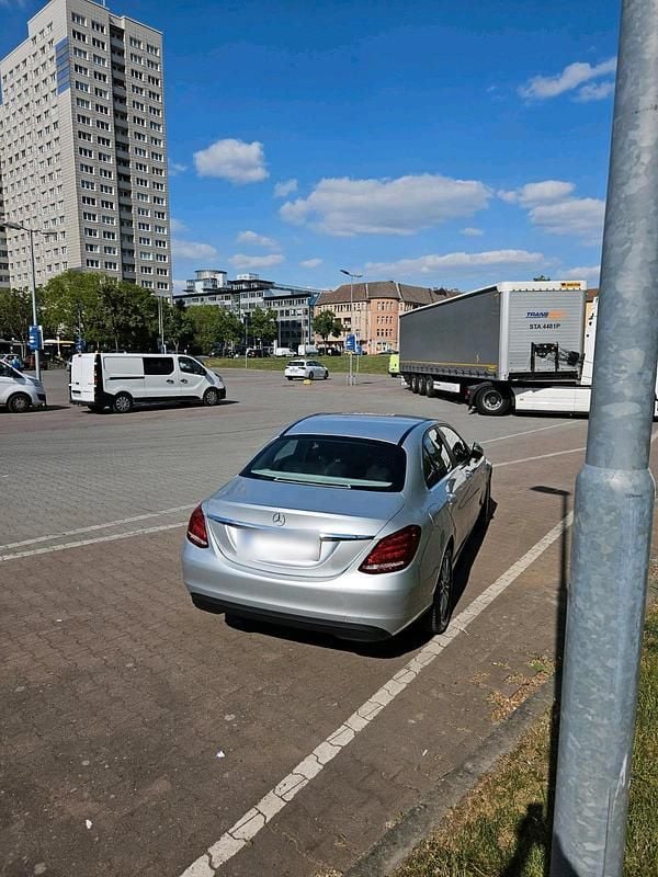 Gebraucht Mercedes C180 154 PS (113 kW) 2015 Silber Limousine