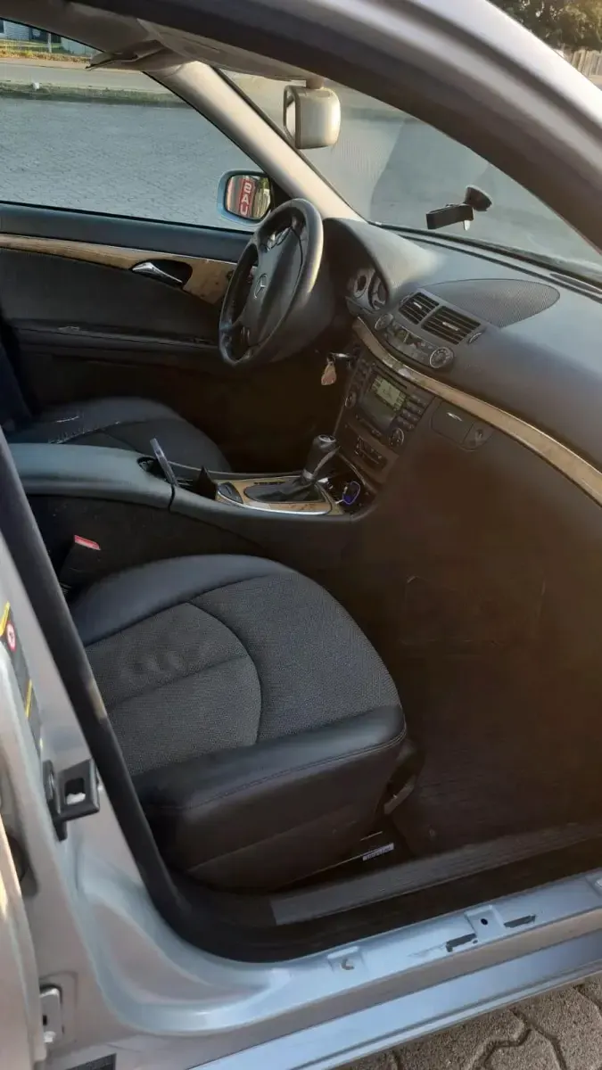 Gebraucht Mercedes E220 Avantgarde 170 PS (125 kW) 2007 Silber Kombi