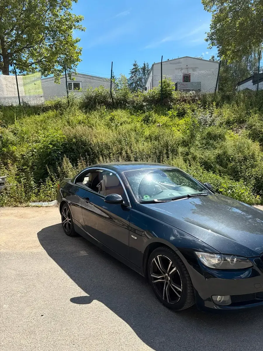 Gebraucht BMW 320 Cabriolet 170 PS (125 kW) 2008 Schwarz Cabrio