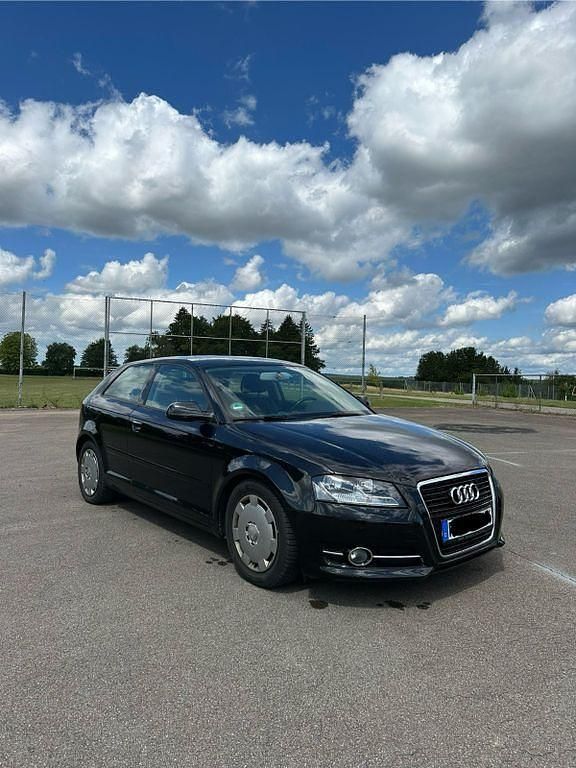 Schwarz Gebraucht 2012 Audi A3 Ambition Limousine | 6.500 € (Guter Preis) - Bild 1/2