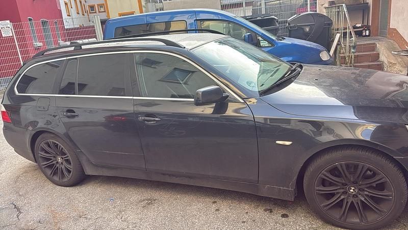 Gebraucht BMW 525 163 PS (119 kW) 2007 Schwarz Kombi