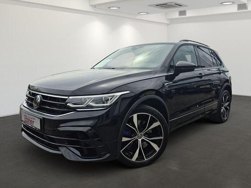 Gebraucht VW Tiguan Style 320 PS (235 kW) 2024 Deep black perleffekt (metallic) SUV