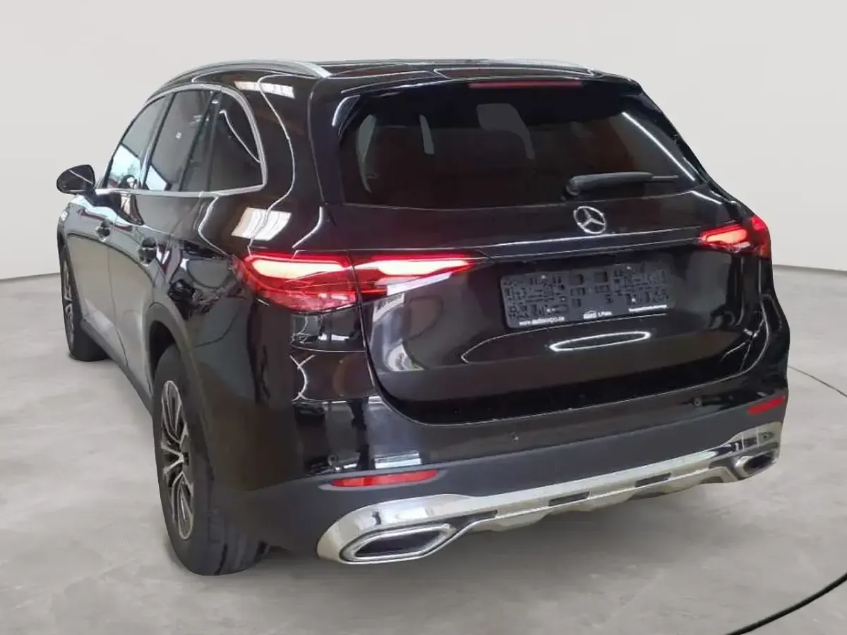 Gebraucht Mercedes GLC200 Advanced 204 PS (150 kW) 2023 Obsidianschwarz metallic SUV