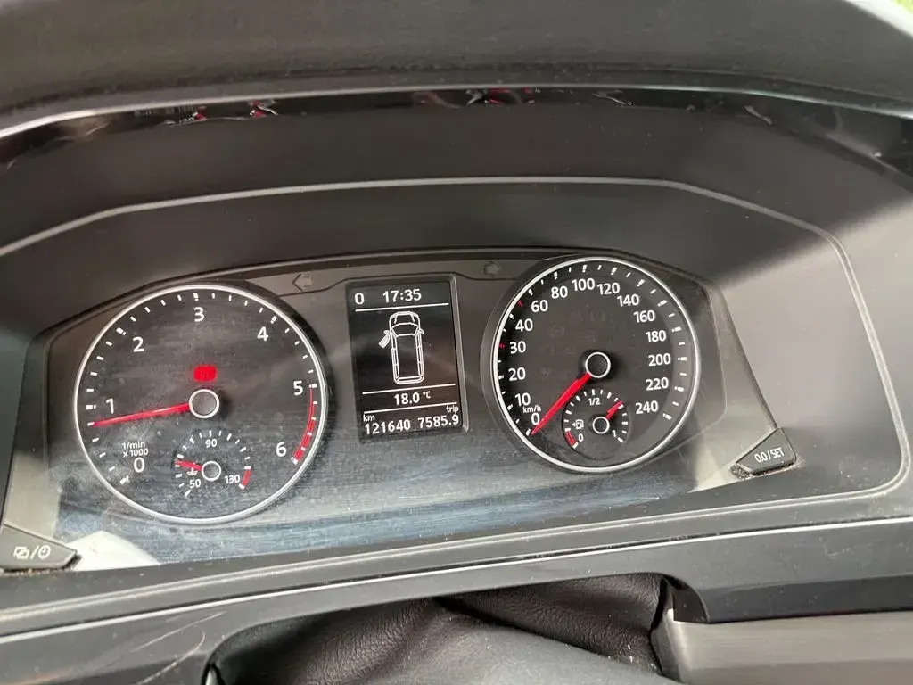 Gebraucht VW Multivan Comfortline 150 PS (110 kW) 2016 Grau Van / Kleinbus
