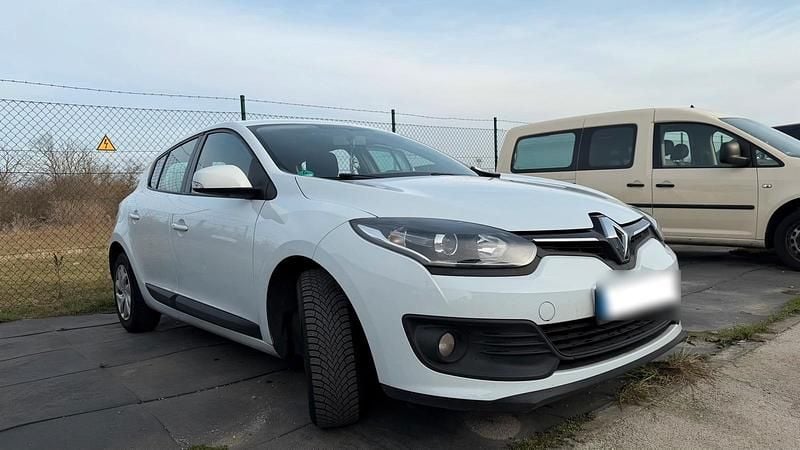 Gebraucht Renault Mégane 110 PS (80 kW) 2015 Weiß Limousine