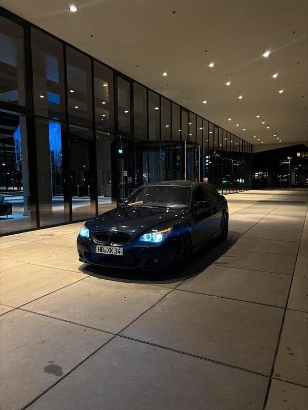 Gebraucht BMW 545 333 PS (244 kW) 2005 Blau Limousine