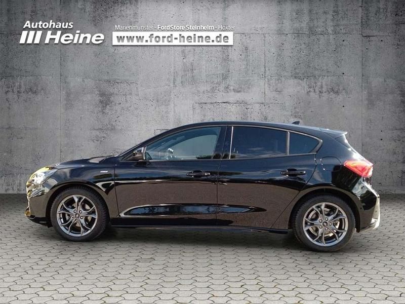 Gebraucht Ford Focus ST-Line 125 PS (91 kW) 2022 Agate black metallic Limousine