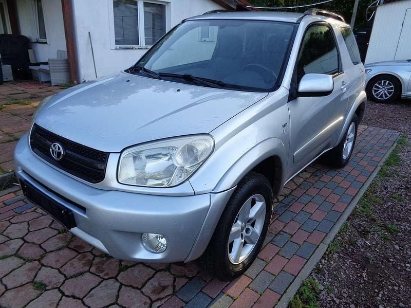 Silber Gebraucht 2004 Toyota RAV4 SUV | 3.990 € (Guter Preis) - Bild 1/4