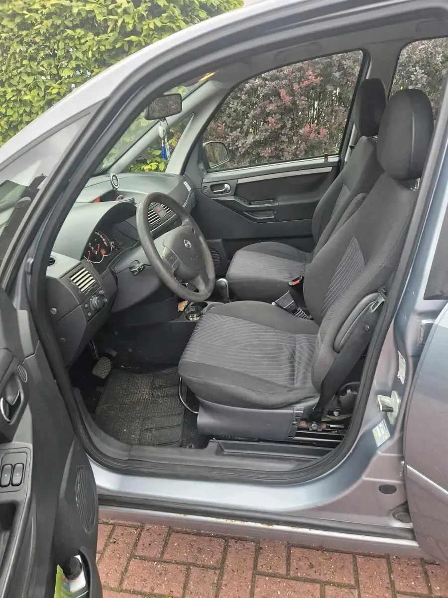 Używany Opel Meriva 105 KM (77 kW) 2005 Szary Minivan