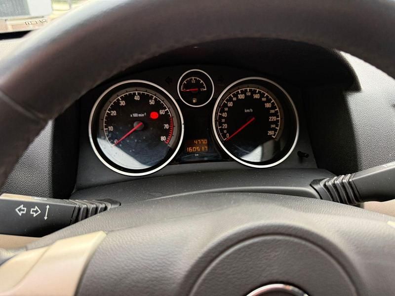 Gebraucht Opel Astra GTC 116 PS (85 kW) 2007 Weiß Limousine