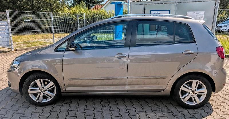 Braun Gebraucht 2012 VW Golf VII Limousine | 6.300 € (Guter Preis) - Bild 1/4