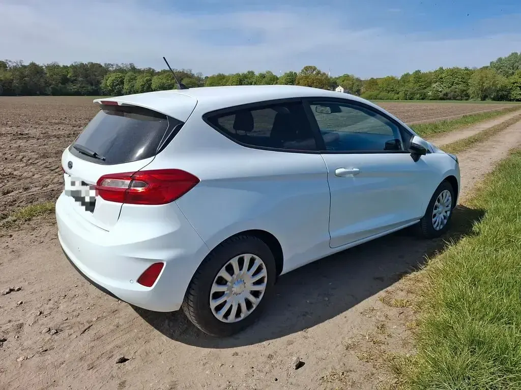Gebraucht Ford Fiesta Cool & Connect 71 PS (52 kW) 2019 Weiß Kleinwagen
