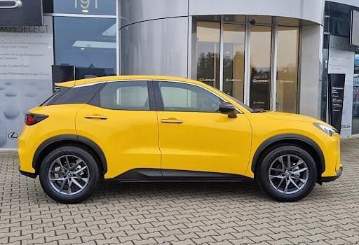 Neu Lexus LBX 136 PS (100 kW) 2026 Gelb SUV