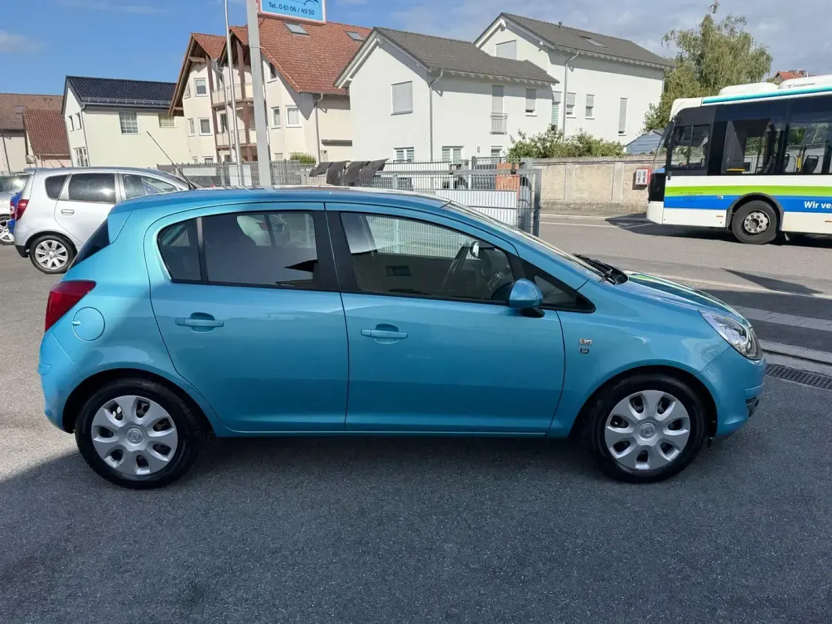 Używany Opel Corsa 87 KM (63 kW) 2010 Niebieski Hatchback