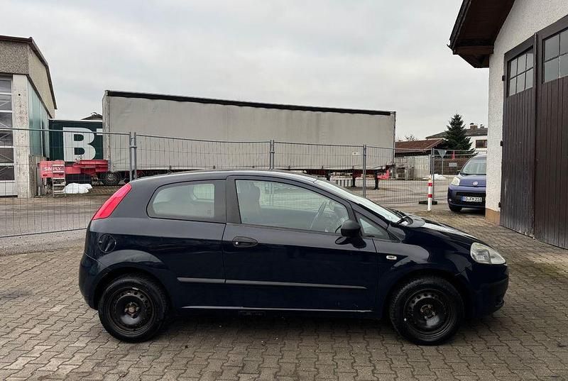 Gebraucht Fiat Grande Punto Active 65 PS (47 kW) 2009 Blau Kleinwagen
