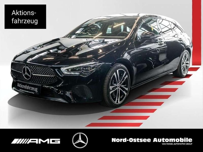 Metalliclack kosmosschwarz Gebraucht 2025 Mercedes CLA180 Shooting Brake Night Kombi | 36.798 € (Teuer) - Bild 1/4