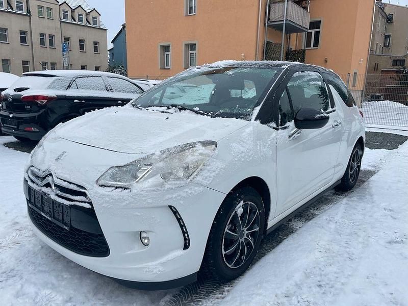 Gebraucht Citroën DS3 Chic 95 PS (69 kW) 2010 Weiß Kleinwagen