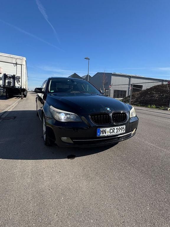 Gebraucht BMW 525 197 PS (144 kW) 2008 Schwarz Limousine