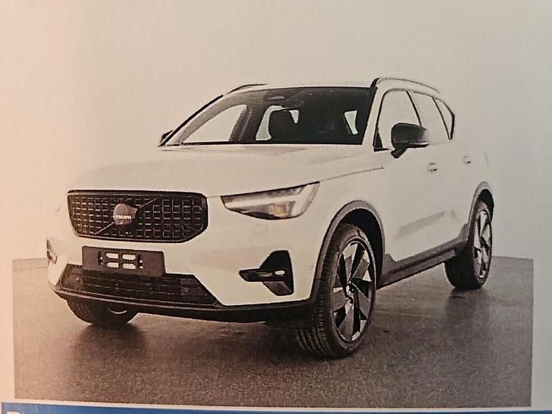 Gebraucht Volvo XC40 Plus 163 PS (119 kW) 2025 Weiß SUV
