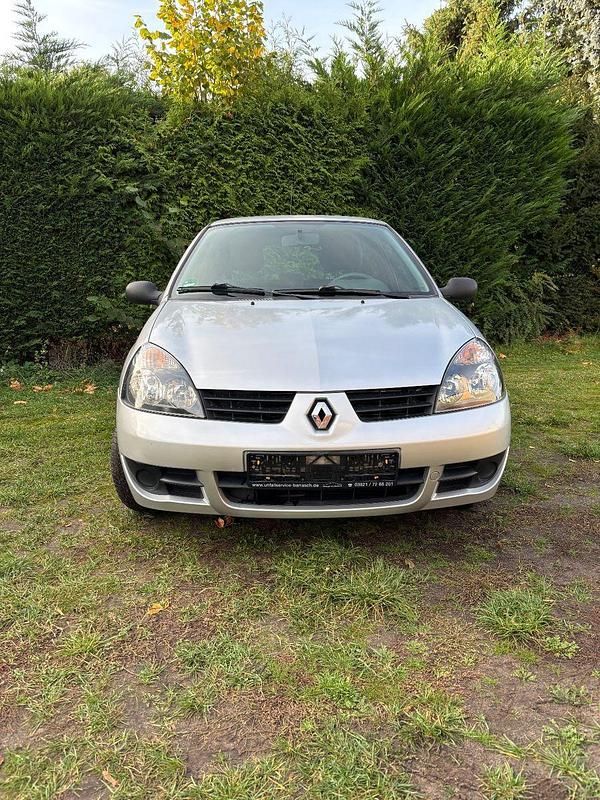 Silber Gebraucht 2009 Renault Clio II Campus Limousine | 2.950 € (Etwas zu teuer) - Bild 1/4