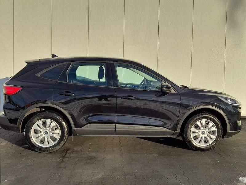 Gebraucht Ford Kuga 150 PS (110 kW) 2024 Metallic SUV