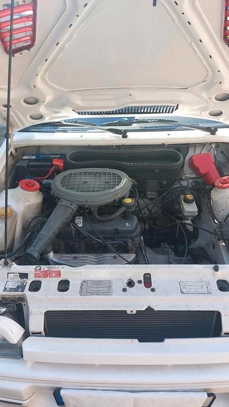 Weiß Gebraucht 1988 Ford Escort Limousine | 5.500 € - Bild 1/4