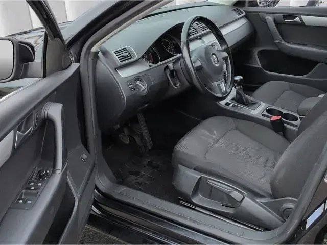 Gebraucht VW Passat 140 PS (102 kW) 2011 Schwarz Kombi