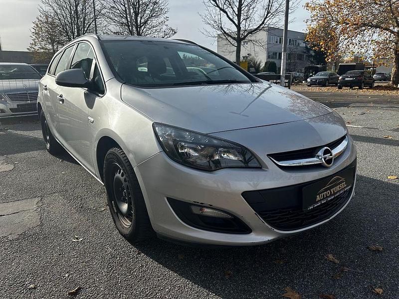 Silber Gebraucht 2015 Opel Astra Style Kombi | 2.990 € (Etwas zu teuer) - Bild 1/4