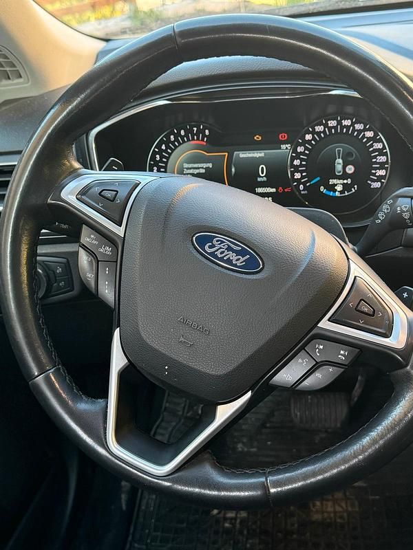 Używany Ford Mondeo 150 KM (110 kW) 2018 Srebrny Kombi