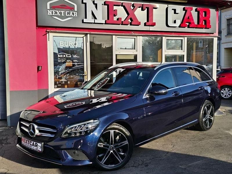 Blau Gebraucht 2021 Mercedes C300e Avantgarde Limousine | 23.750 € (Superpreis) - Bild 1/4