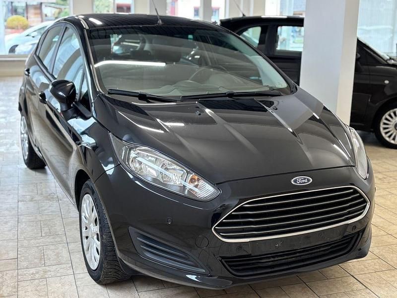 Gebraucht Ford Fiesta Trend 75 PS (55 kW) 2014 Schwarz Kleinwagen