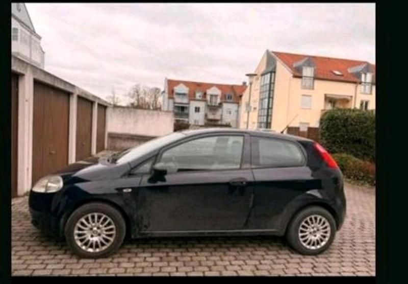 Gebraucht Fiat Punto 65 PS (47 kW) 2010 Blau Kleinwagen