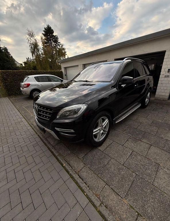 Gebraucht Mercedes ML250 204 PS (150 kW) 2014 Schwarz SUV