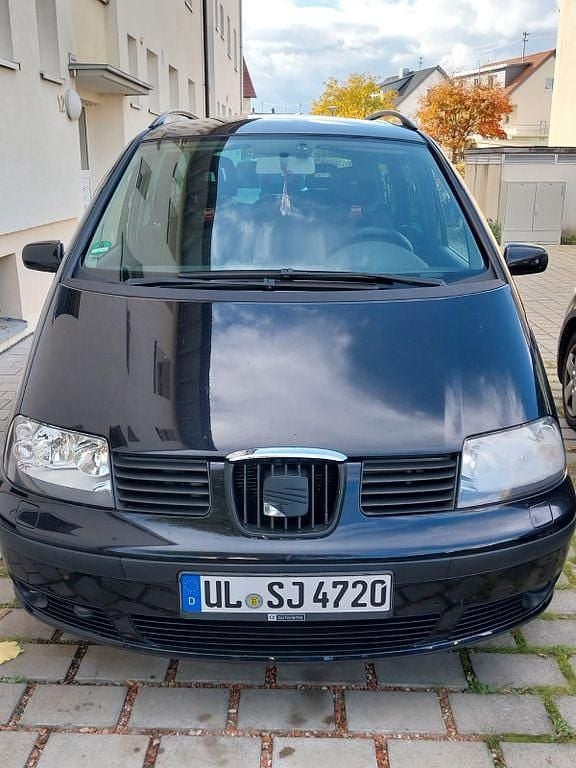 Schwarz Gebraucht 2007 Seat Alhambra Sport Van / Kleinbus | 1.900 € (Superpreis) - Bild 1/4