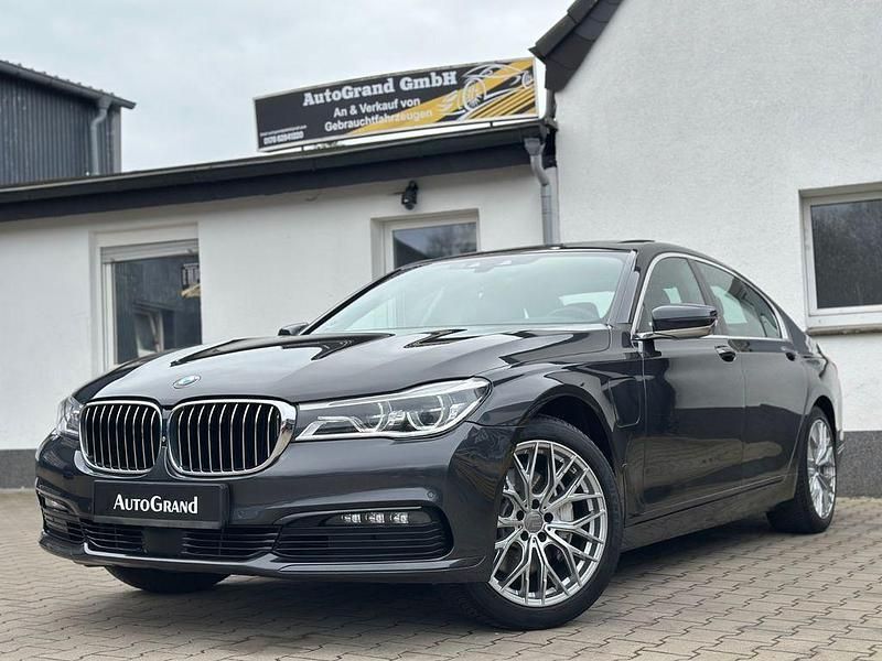 Gebraucht BMW 740 iPerformance 326 PS (239 kW) 2017 Grau Limousine