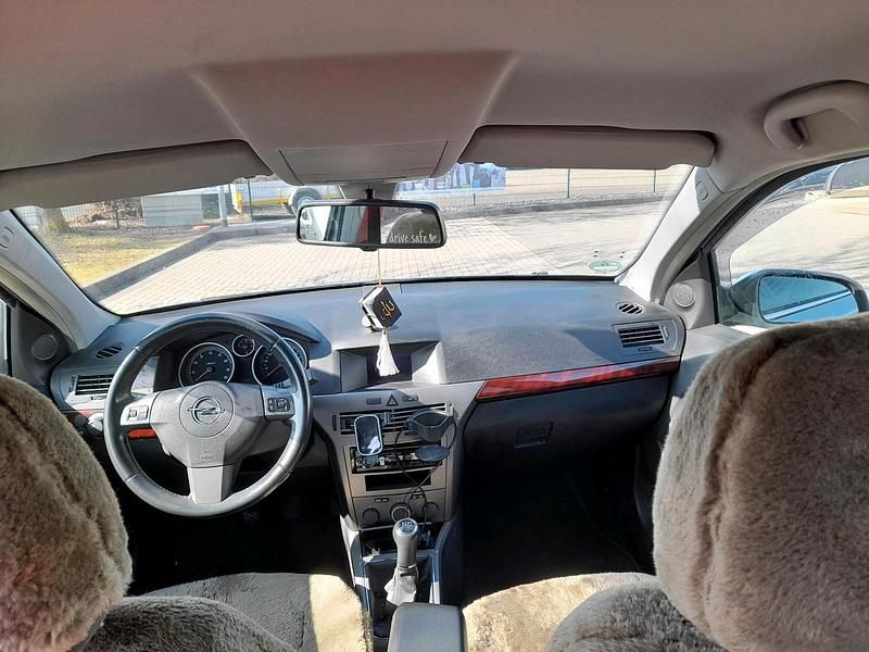 Gebraucht Opel Astra 125 PS (91 kW) 2004 Grau Limousine