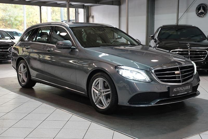 Gebraucht Mercedes C220 Exclusive 194 PS (142 kW) 2019 Grau Limousine