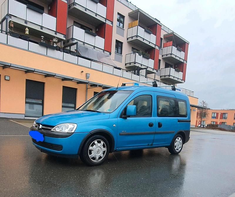 Gebraucht Opel Combo 84 PS (61 kW) 2003 Blau Van / Kleinbus