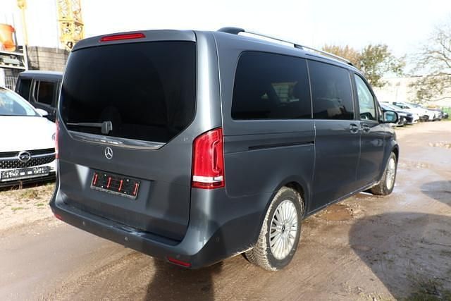 Flintgrau metallic flintgrau metallic Gebraucht 2018 Mercedes V250 Edition Van / Kleinbus | 39.624 € (Fairer Preis) - Bild 1/4