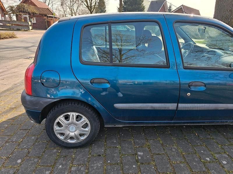 Gebraucht Renault Clio II 58 PS (42 kW) 2000 Blau Kleinwagen