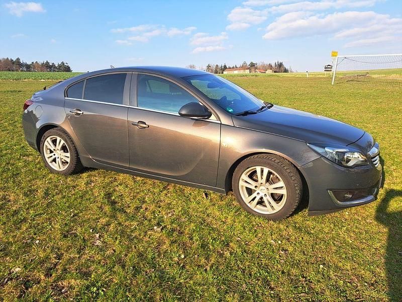 Gebraucht Opel Insignia 163 PS (119 kW) 2015 Grau Limousine