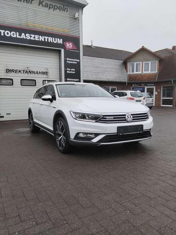 Gebraucht VW Passat Alltrack Highline 190 PS (139 kW) 2018 Oryxweiß perlmutteffekt Kombi