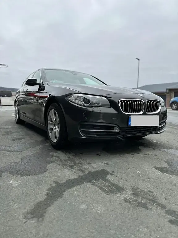 Gebraucht BMW 520 258 PS (189 kW) 2015 Schwarz Limousine