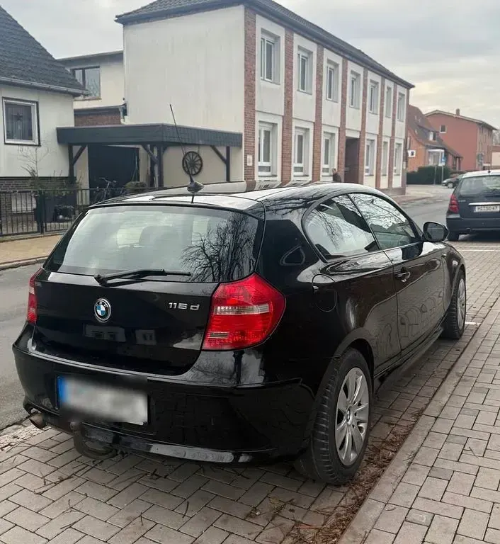 Gebraucht BMW 116 116 PS (85 kW) 2010 Schwarz Kleinwagen