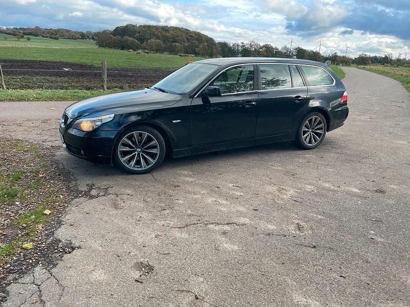 Gebraucht BMW 525 163 PS (119 kW) 2005 Schwarz Kombi