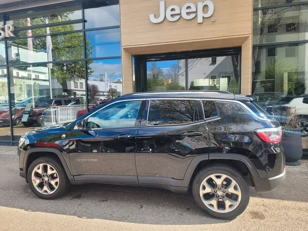 Käytetty Jeep Compass Opening Edition 170 HP (125 kW) 2017 Musta Katumaasturi