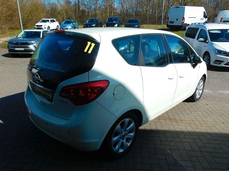 Gebraucht Opel Meriva Selection 120 PS (88 kW) 2012 Weiß Van / Kleinbus